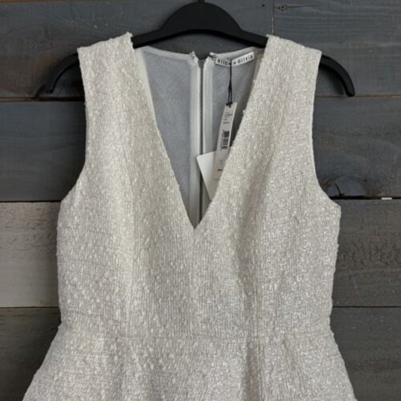 NWT Alice + Olivia $485 Silk Linen Blend Glittery V-Neck Party Dress - Picture 7 of 12